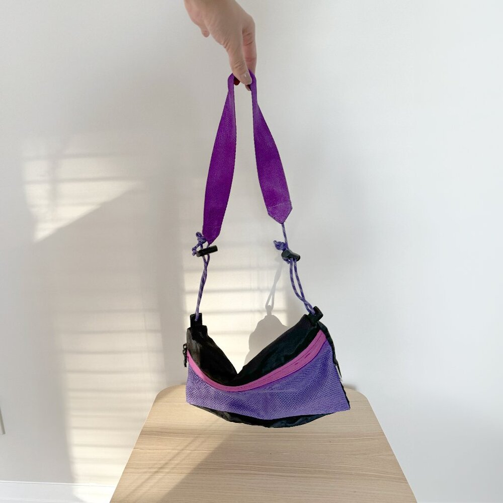 Taikan Sacoche: Purple and black